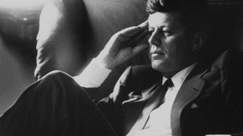 JFK návrat: Za zrcadlem
